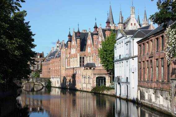 Bruges buildings 1.jpg