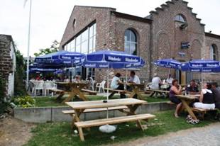 Waterways cafe at Bossuit.jpg