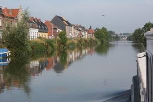 Houses leaving Gent.jpg