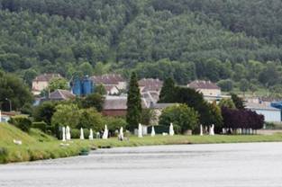 Les dames de Meuse at Aubrives.jpg